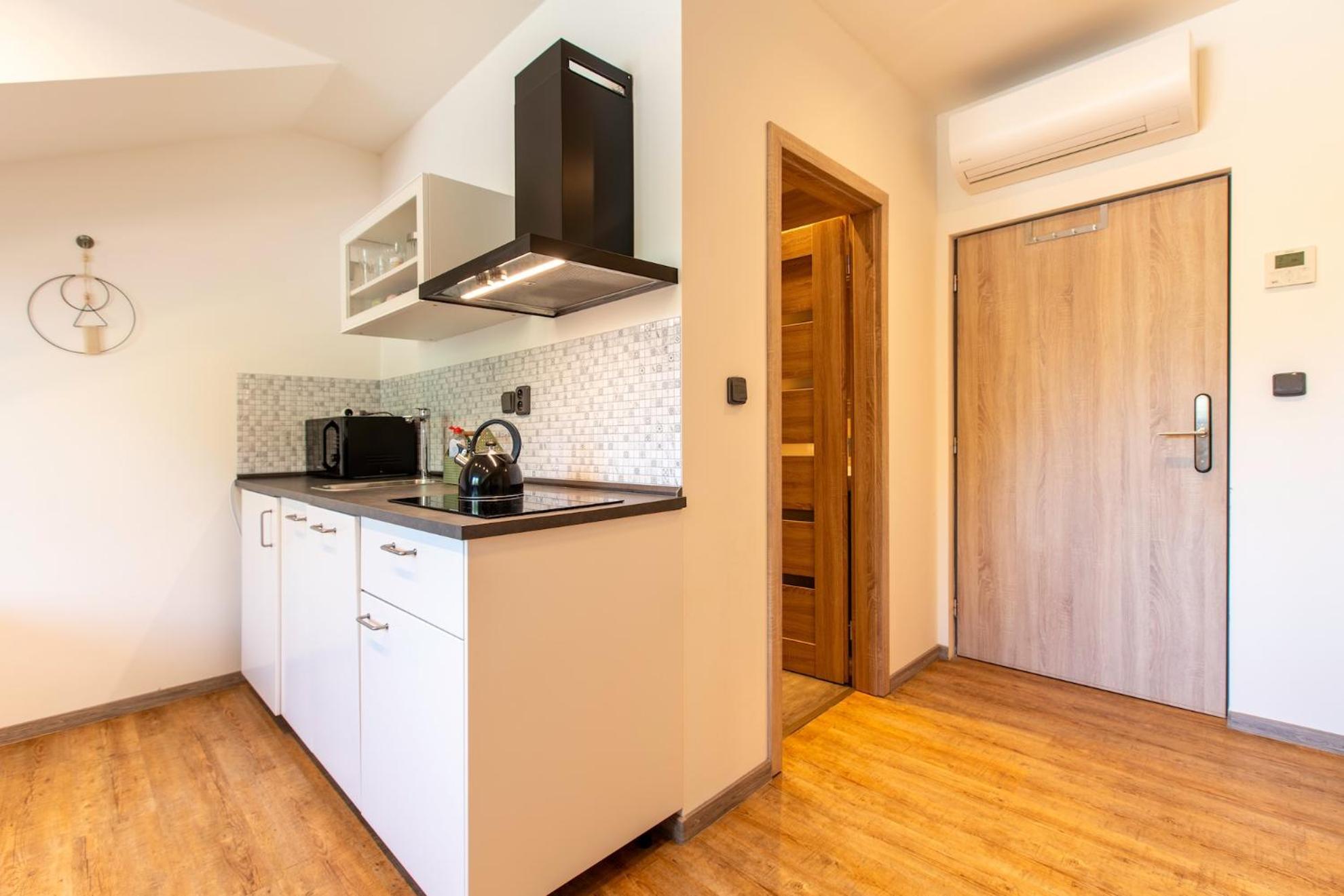 Restaurace Hotel Praha Nizbor Екстериор снимка