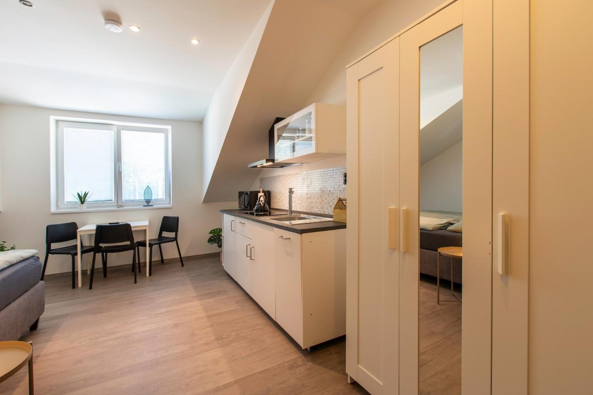 Restaurace Hotel Praha Nizbor Екстериор снимка