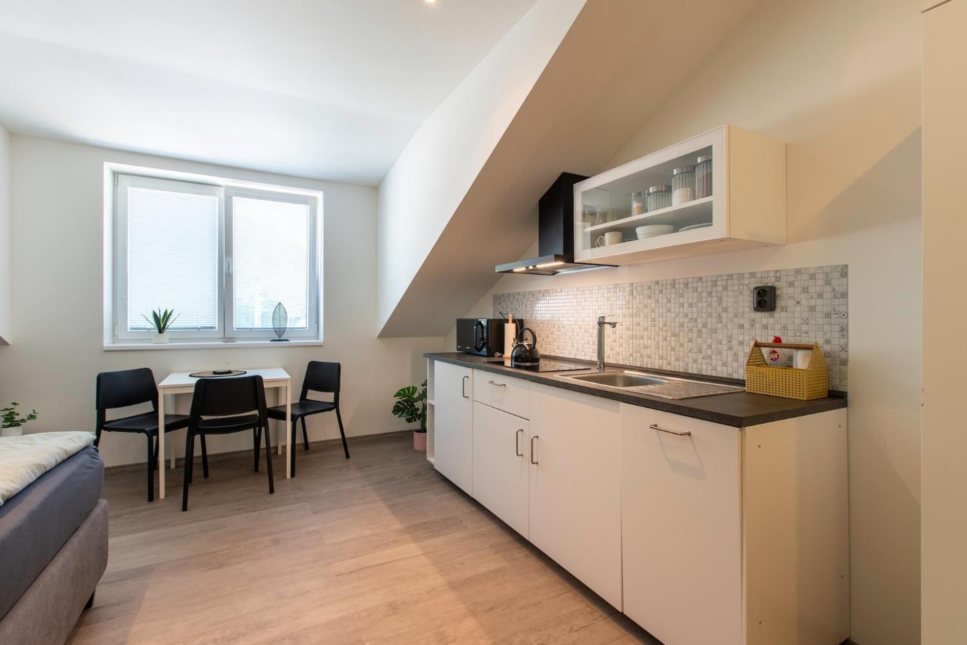 Restaurace Hotel Praha Nizbor Екстериор снимка