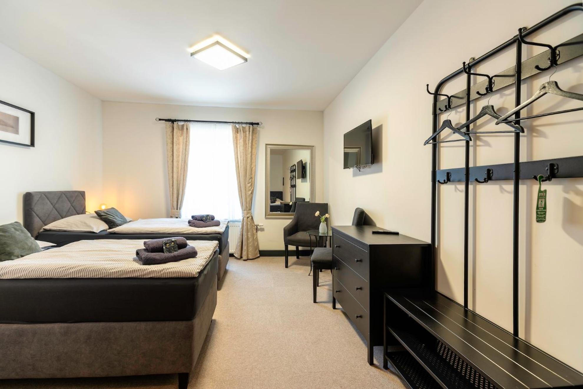 Restaurace Hotel Praha Nizbor Екстериор снимка