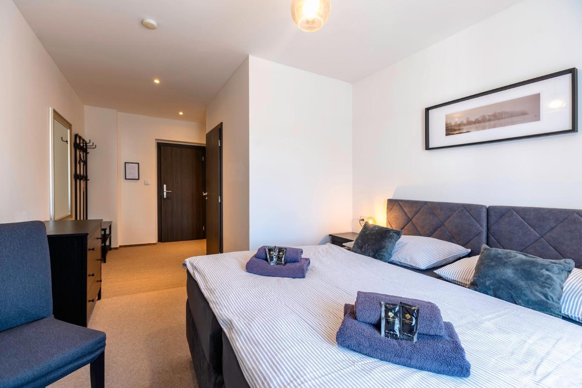 Restaurace Hotel Praha Nizbor Екстериор снимка