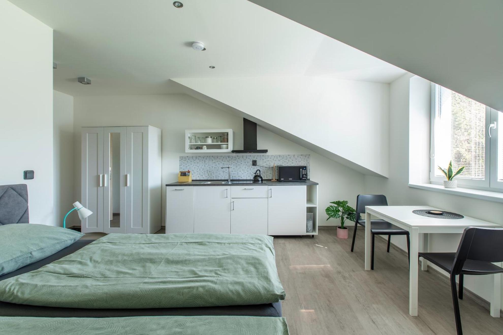 Restaurace Hotel Praha Nizbor Екстериор снимка