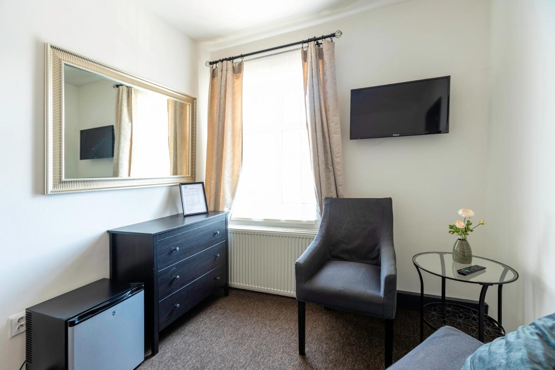 Restaurace Hotel Praha Nizbor Екстериор снимка