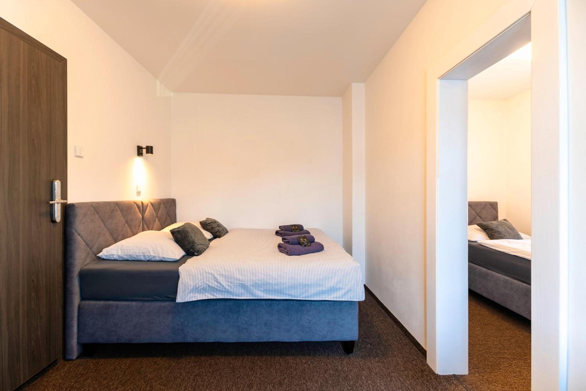 Restaurace Hotel Praha Nizbor Екстериор снимка